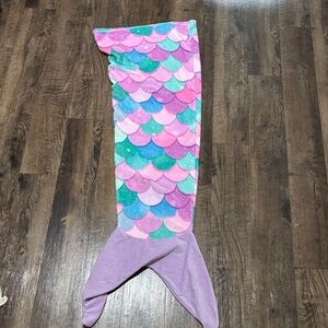 Mermaid Tail Blanket with Multicolor Scales